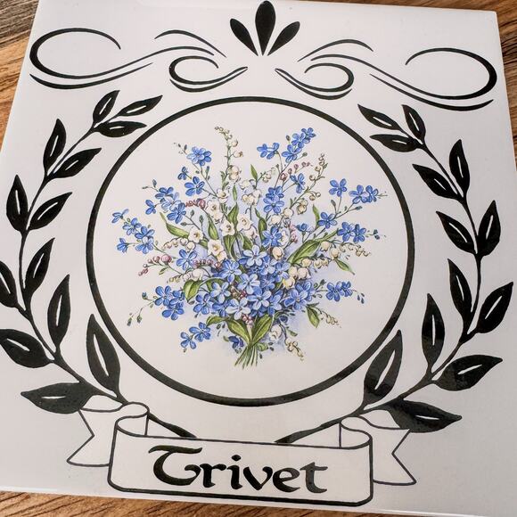 1960’s Vintage TerraCotta TileCraft Trivet, Blue and White Flower Bouquet, 6” - Picture 2 of 5